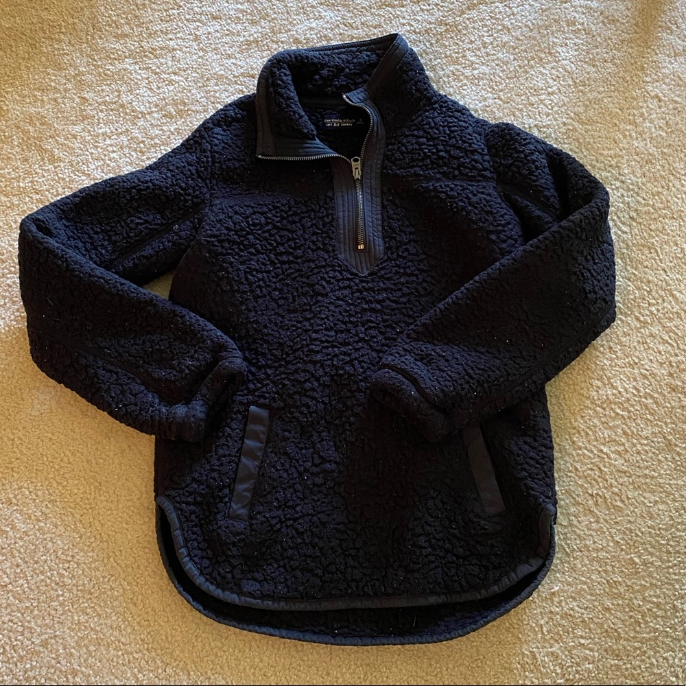 Abercrombie & Fitch black quarter zip Sherpa